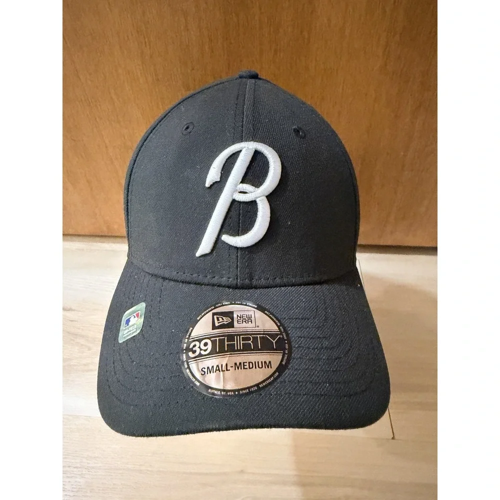Baltimore Orioles New Era 39Thirty Stretchfit Hat Cap Size S/M Black New